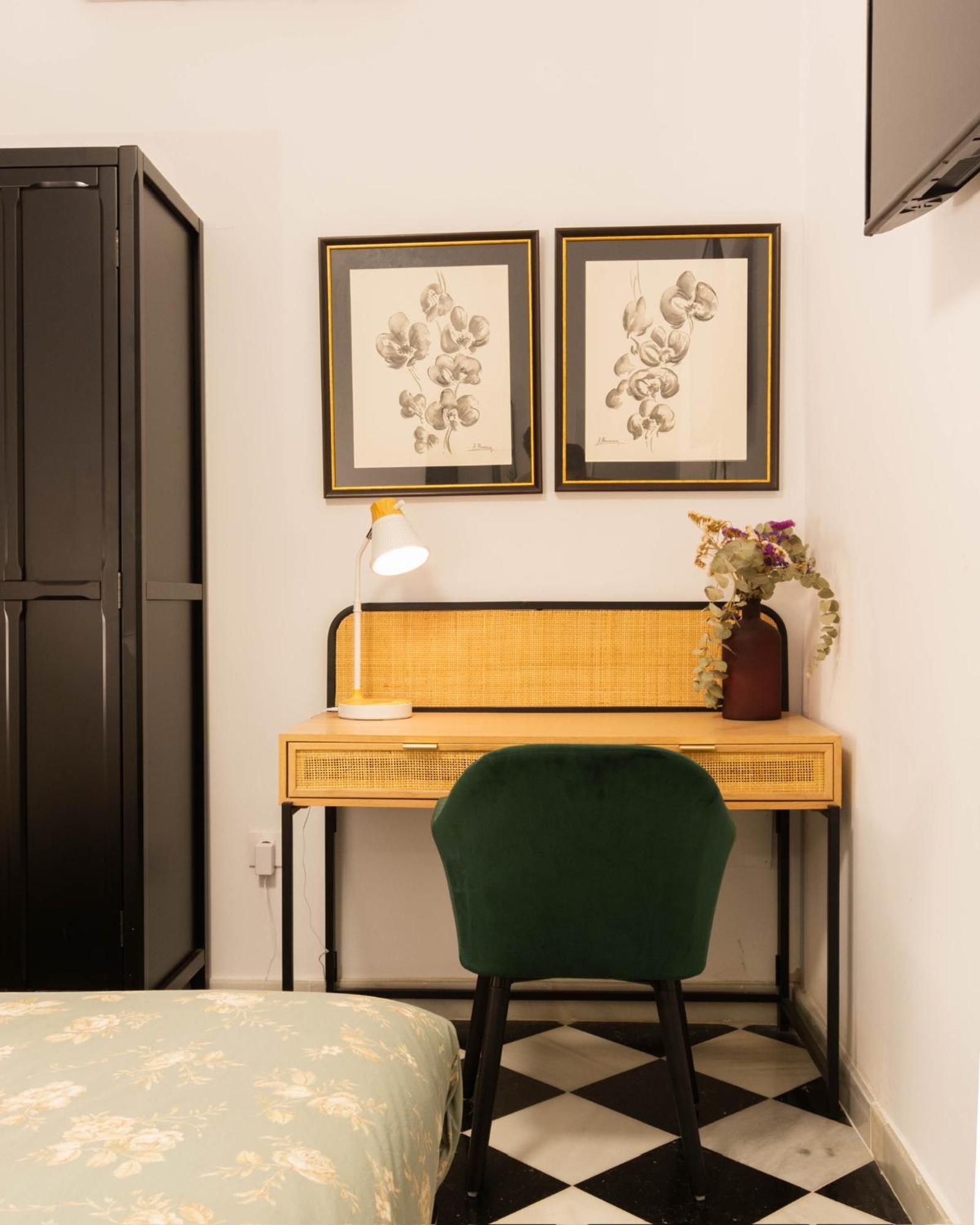 5-Bedroom Gem In The Heart Of Seville Exterior photo